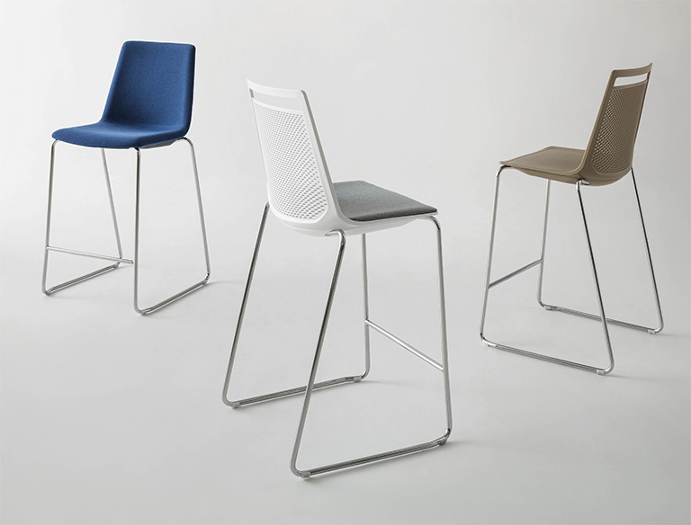 G AKAMI STOOL Több színben modern Kárpitos beltéri bárszék
